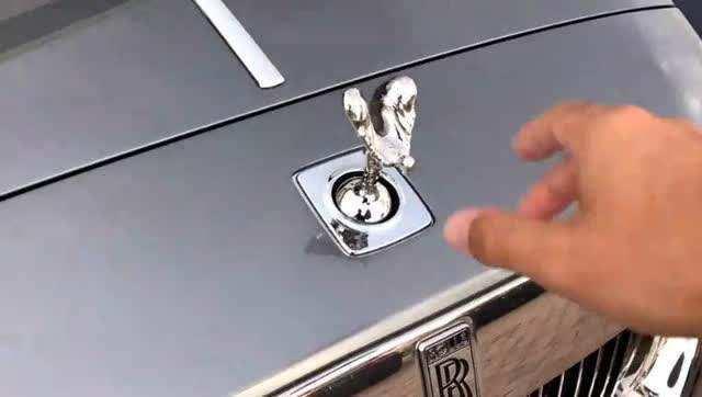 勞斯萊斯車標的伸縮功能，不僅僅是為了防丟設計的！