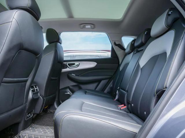 針尖對麥芒，榮威RX5 PLUS對比長安CS75 PLUS，誰更值得買？