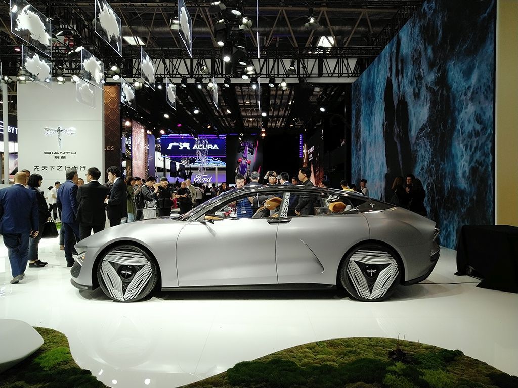 顏值比保時捷漂亮，附帶蜻蜓Logo，這輛轎跑國產必火！