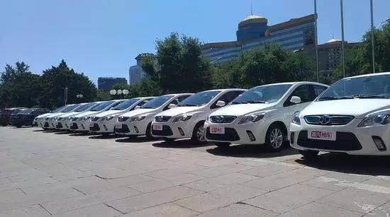 速遞 | 發布新Logo iZU沖擊行業第二 滴滴“跌倒”首汽租車吃飽？