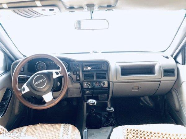 經(jīng)典外觀勾起回憶殺，11年的五十鈴皮卡品質(zhì)過硬，狀態(tài)依然穩(wěn)健