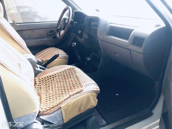 經(jīng)典外觀勾起回憶殺，11年的五十鈴皮卡品質(zhì)過硬，狀態(tài)依然穩(wěn)健