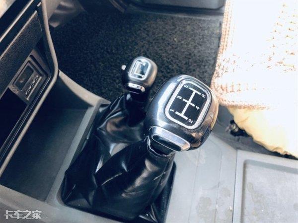 經(jīng)典外觀勾起回憶殺，11年的五十鈴皮卡品質(zhì)過硬，狀態(tài)依然穩(wěn)健