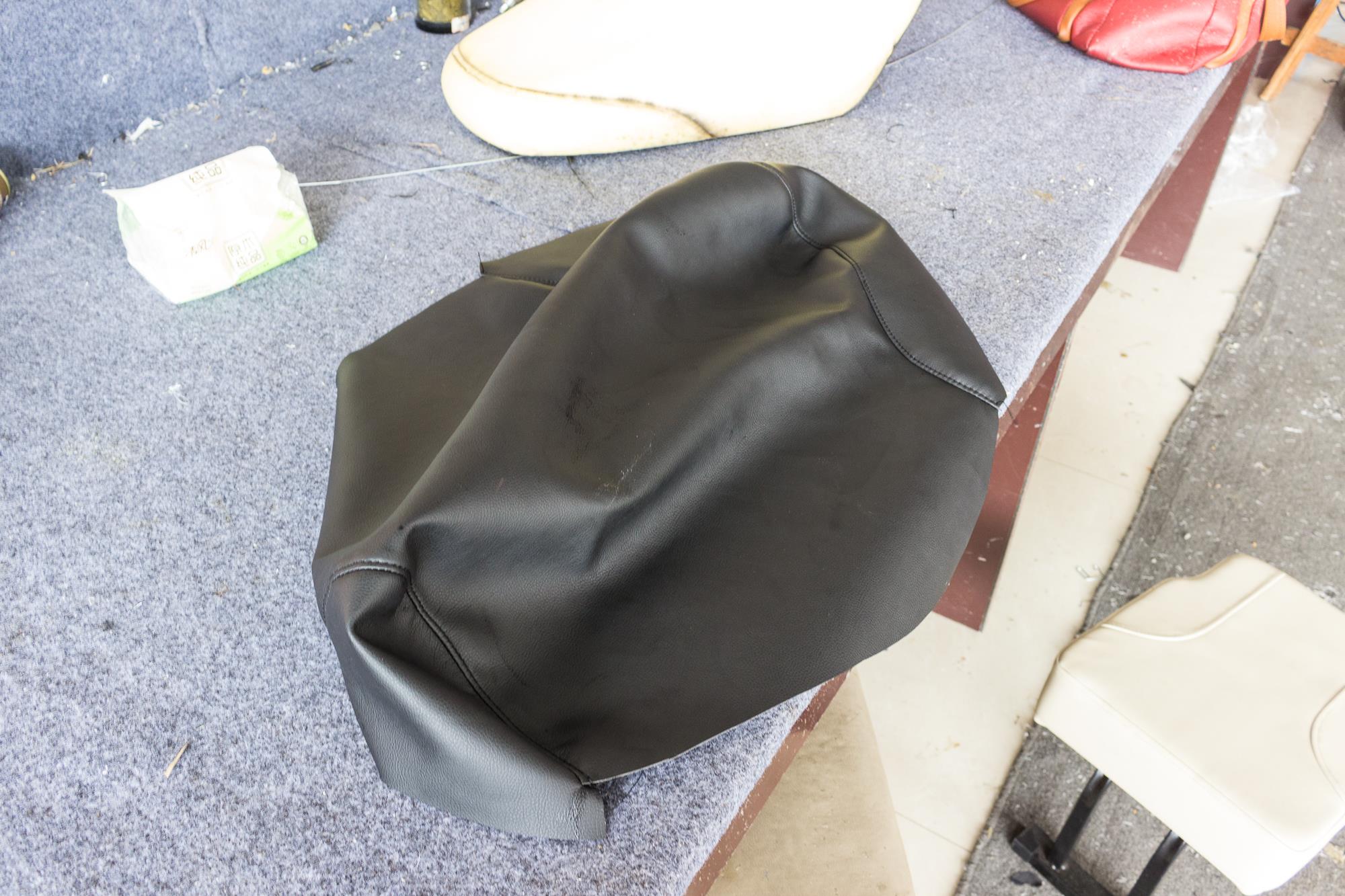 老款豪爵鈴木海王星踏板摩托車折騰之:破洞座椅包真皮(超纖)