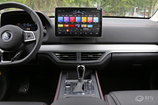 4.3秒破百,2.0T發(fā)動(dòng)機(jī),網(wǎng)友:別黑了,比亞迪這次真的良心!