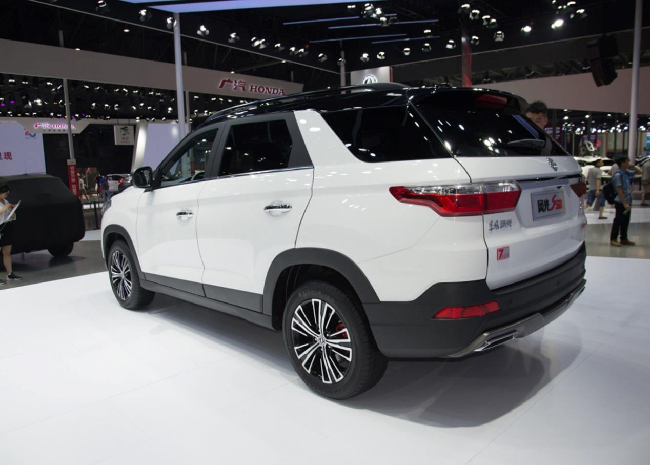 東風風光S560,很能打的國產SUV,售價僅6.59萬起,亮點不少