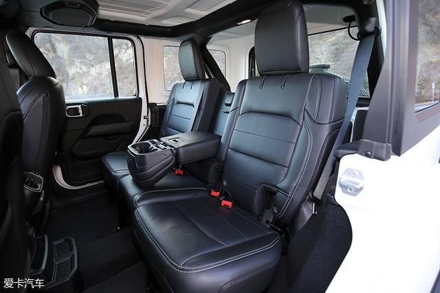 愛卡SUV專業測試 全新Jeep牧馬人Sahara