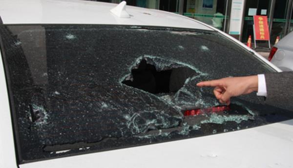 停車老是被剮蹭?掌握好這些技巧,能省下不少維修費!