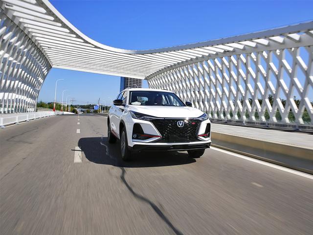 爆款潛質(zhì)!實(shí)測(cè)長安CS75PLUS,強(qiáng)勁實(shí)力派