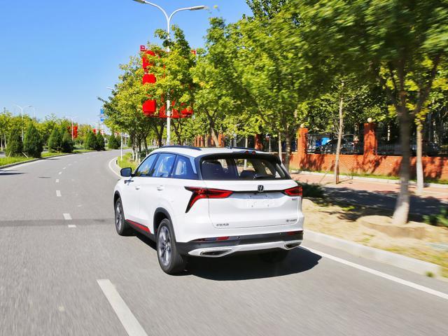 爆款潛質(zhì)!實(shí)測(cè)長安CS75PLUS,強(qiáng)勁實(shí)力派