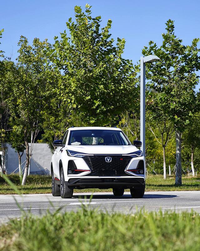 爆款潛質(zhì)!實(shí)測(cè)長安CS75PLUS,強(qiáng)勁實(shí)力派